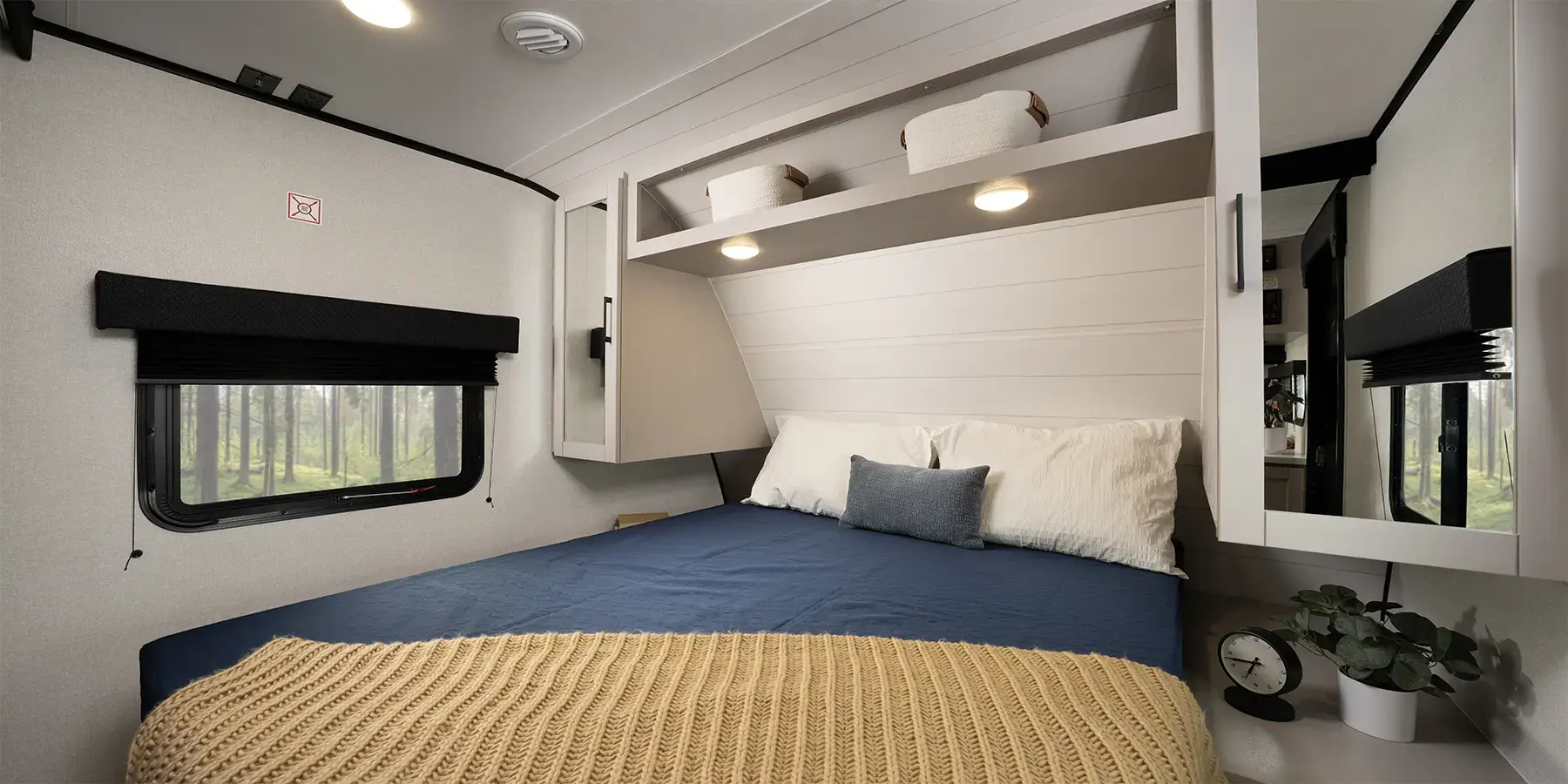 Jay Feather SL interior 6