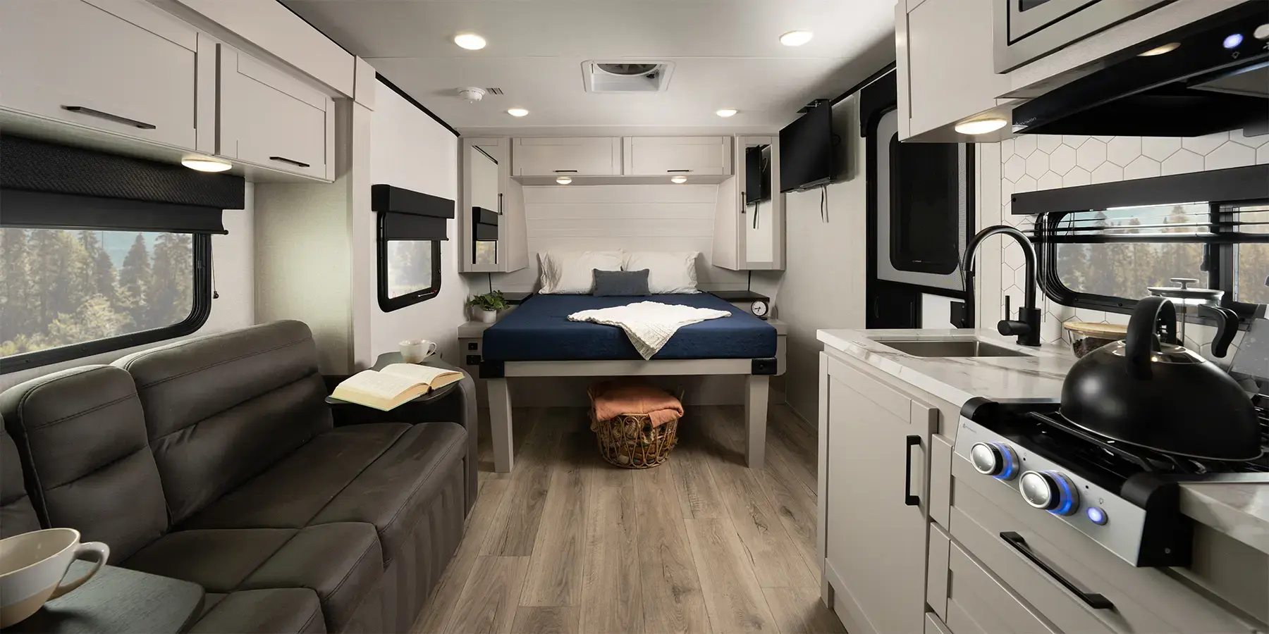 Jay Feather Air interior 5