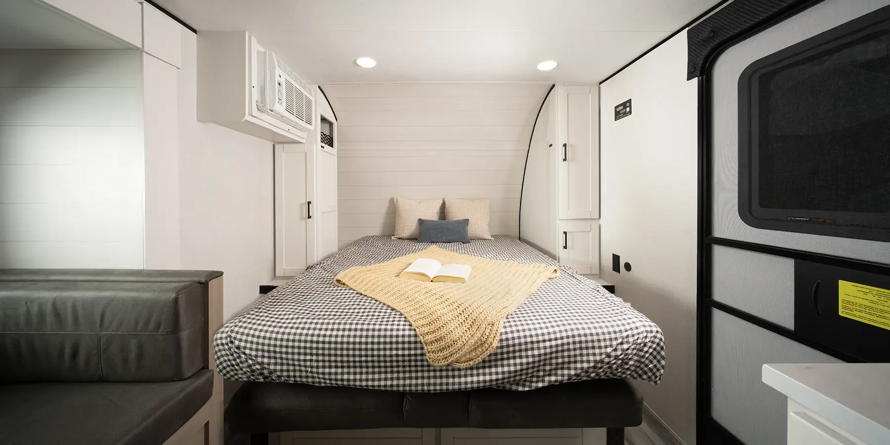 Jay Flight SLX interior 2